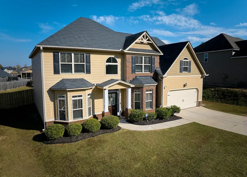 5Br, 3Ba, 10 beds, SuperHost, 5 min to Eisenhower - Image 1