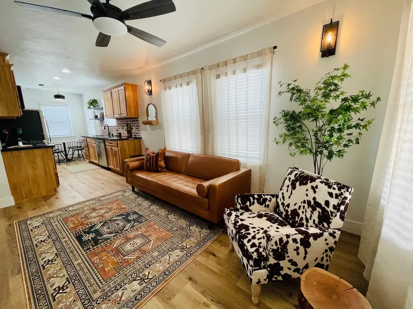 Maggie’s Place / Old Town Clovis - Image 1