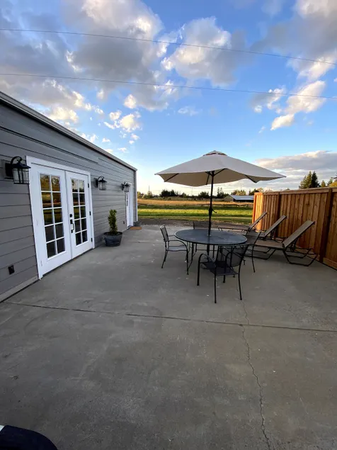 Happy Valley Guest House - Image 1