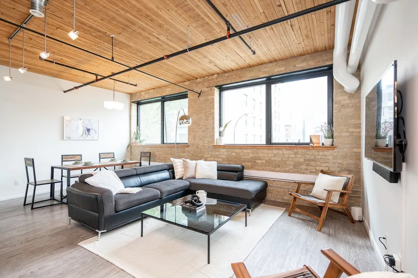 Luxury Exchange District w/Parking & Rooftop Patio - Image 1