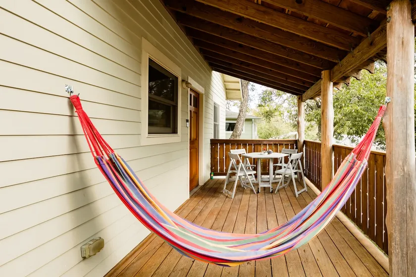Secluded & central Hyde Park casita | Porch | WiFi - Image 1