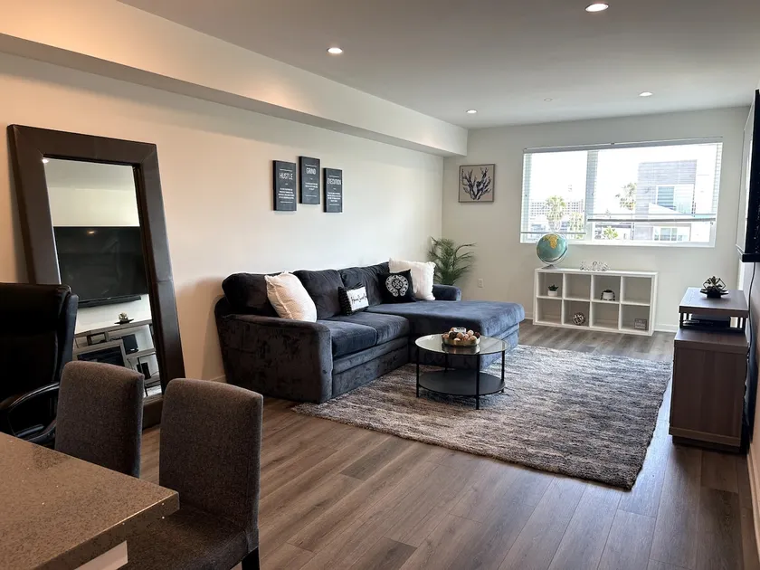 1BR Near Universal Studios & Burbank, Free Parking - Image 1
