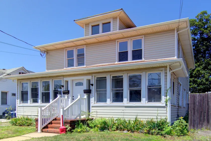 Vacation House #16 - Image 1