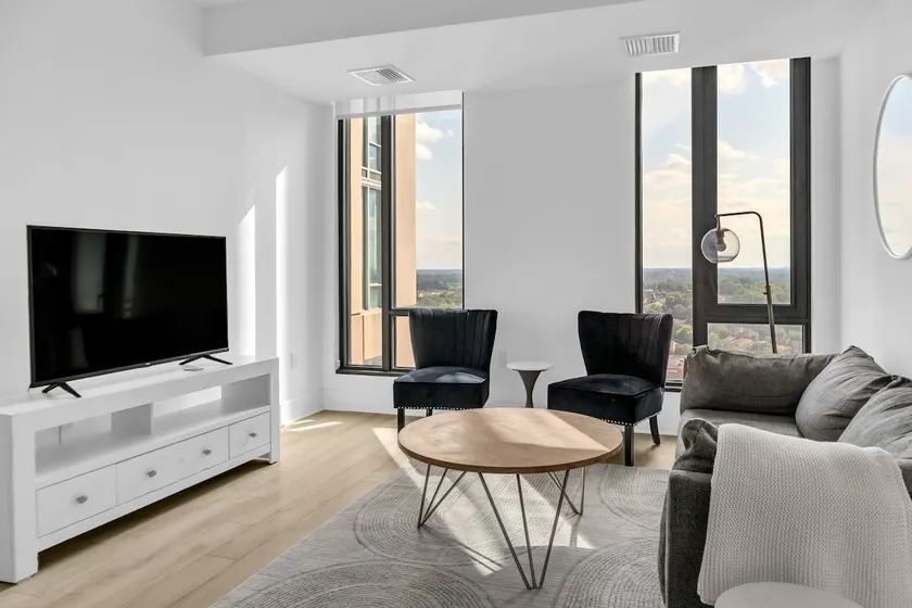Skyline City View 2BR |Tysons Corner| Free Parking - Image 1
