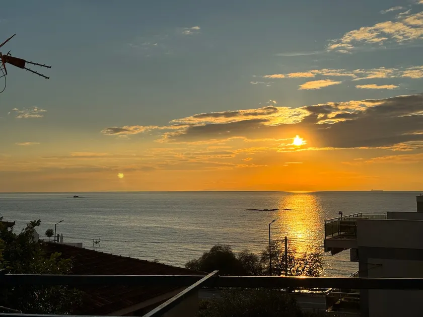 Panoramic Seaview Maisonette with Garden - Image 1