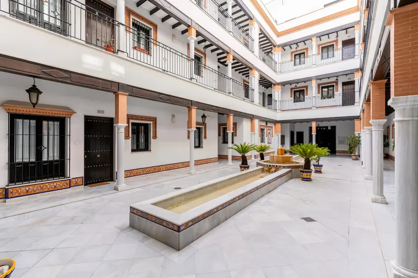 Center of Seville! Luxury apartment in Sevillian Manor House! - Image 1