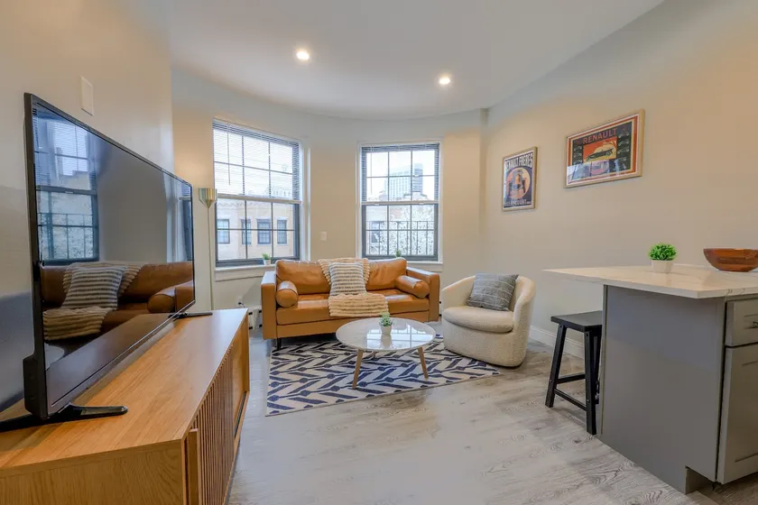 Spacious Studio Apt | South End - Image 1