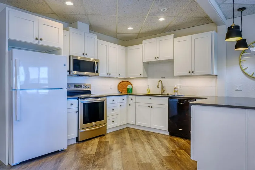 Griffin Bay Suite - Image 1
