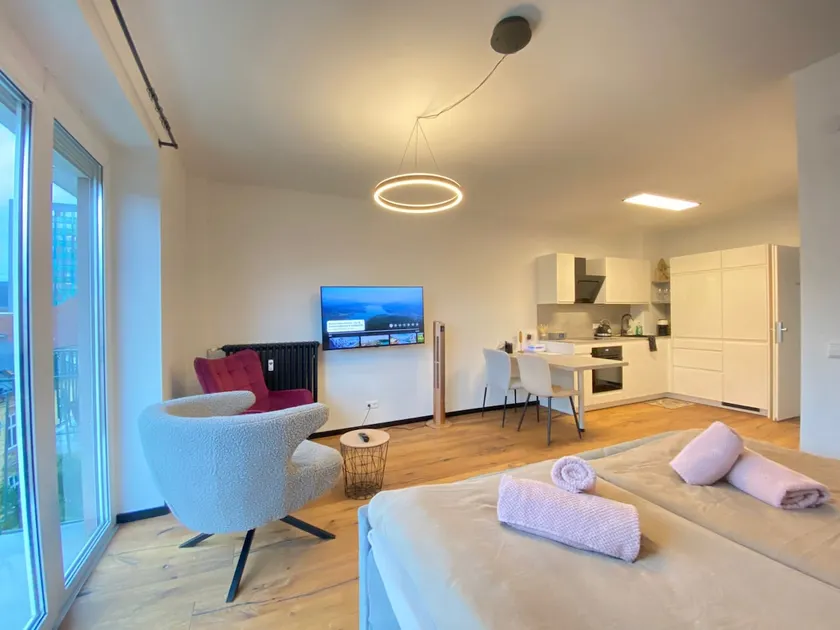BaMo Studio - city living downtown - Image 1
