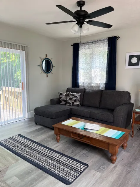 Lake Life 1BR at heart of GOTL - Image 1