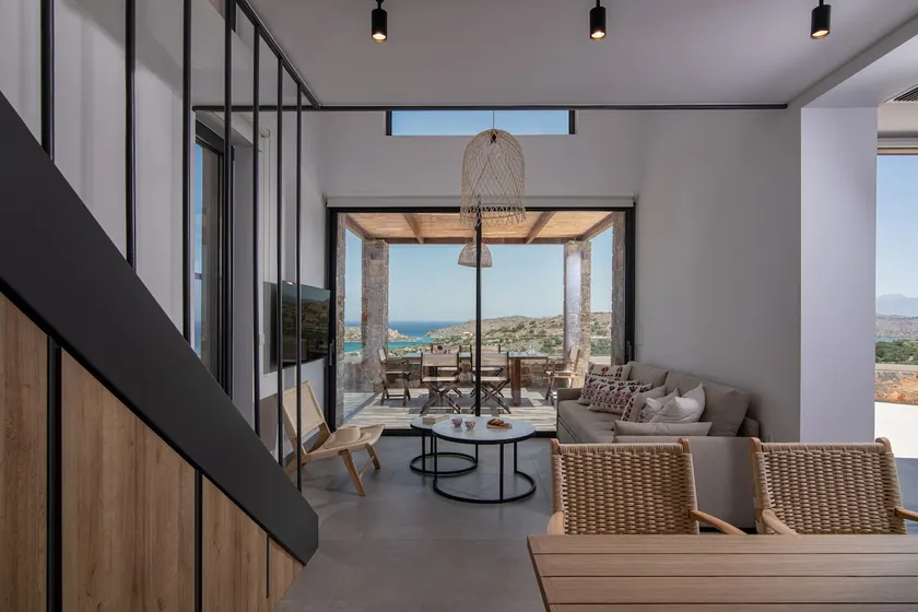 Ninemia Villas II Plaka Luxury Retreat - Image 1
