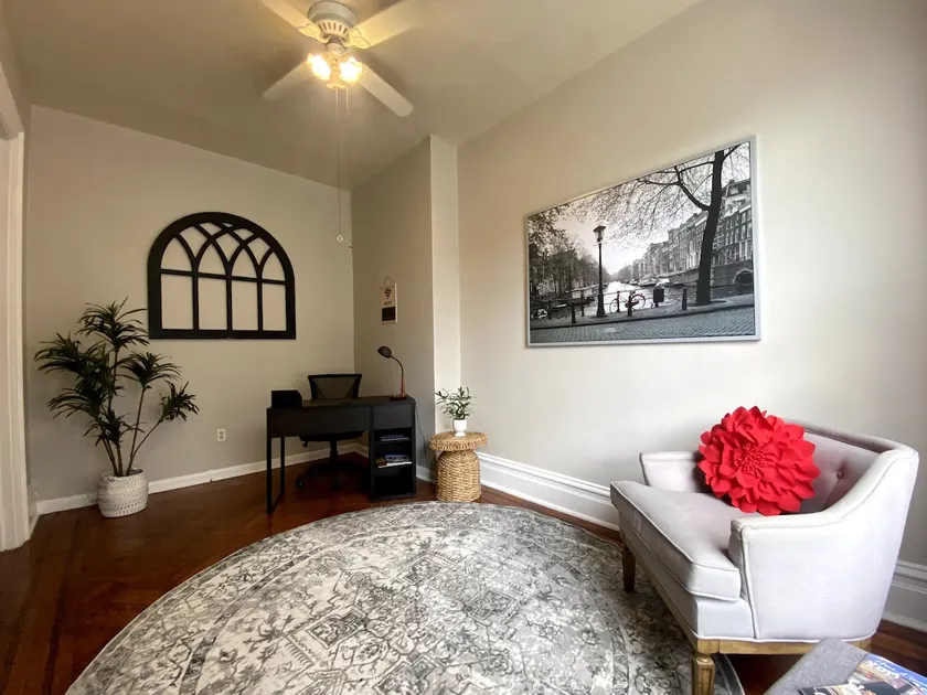 Newly Remodeled Midtown Apartment - Image 1
