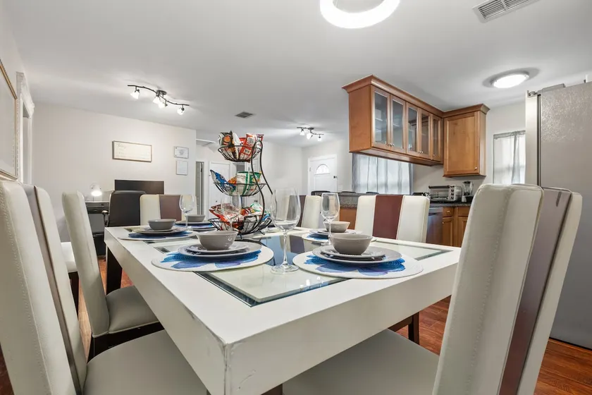 Villa Florentina. - Image 1