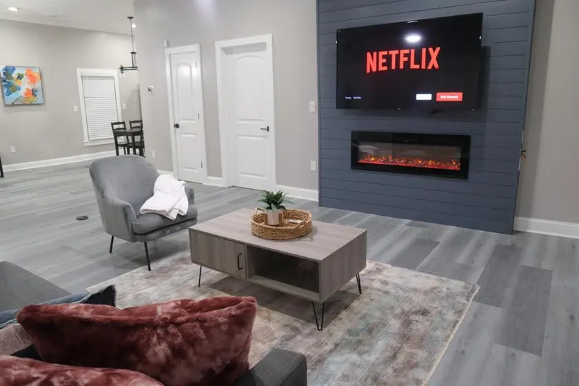 Contemporary 1BR Suite in the ATL Metro - Image 1