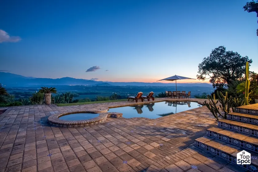 El Paraná: TopSpot® with the Best View of Quindío - Image 1