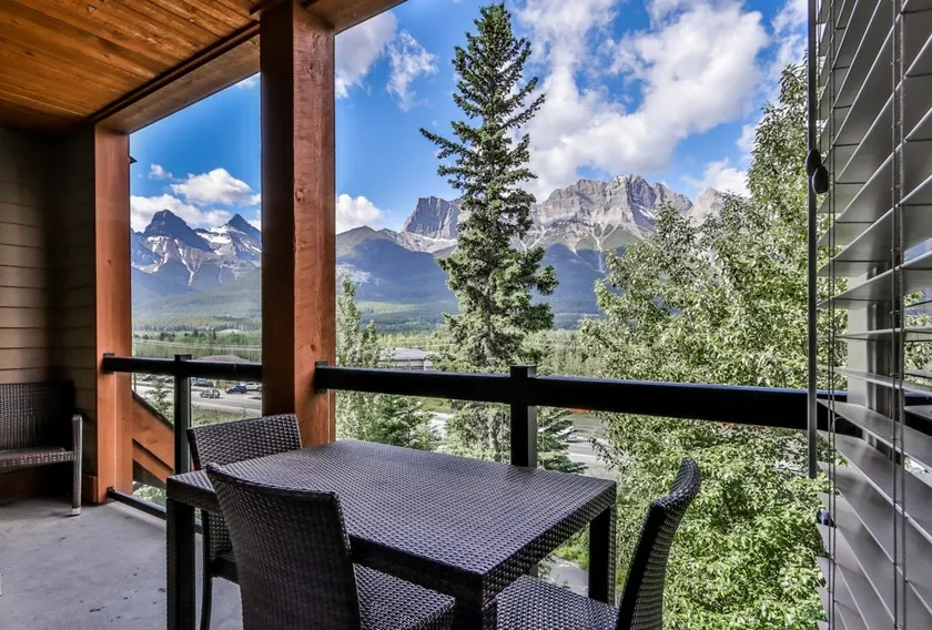 Superb 2BR Condo w/ Charming Mountain View & Pool - Image 1