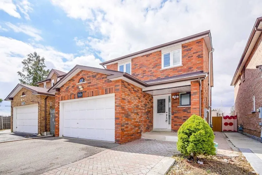 Spacious 4-Bedroom House - Image 1