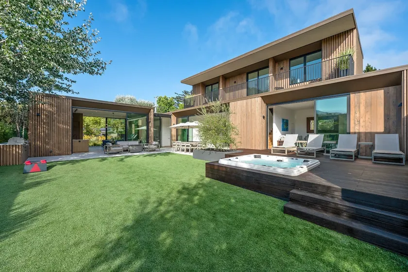 Modern Mill Valley Retreat | Family/Team Getaways - Image 1