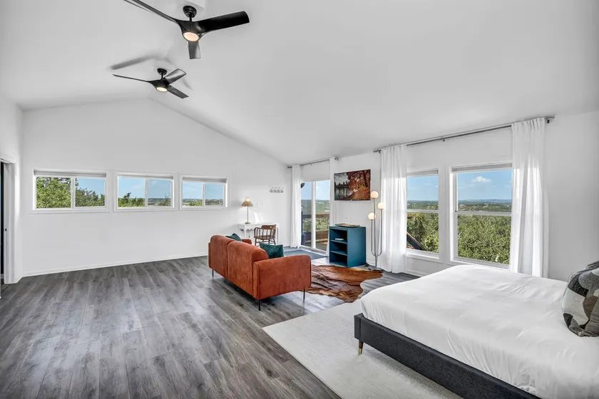 Modern Barndo Studio with Insta-worthy View! - Image 1