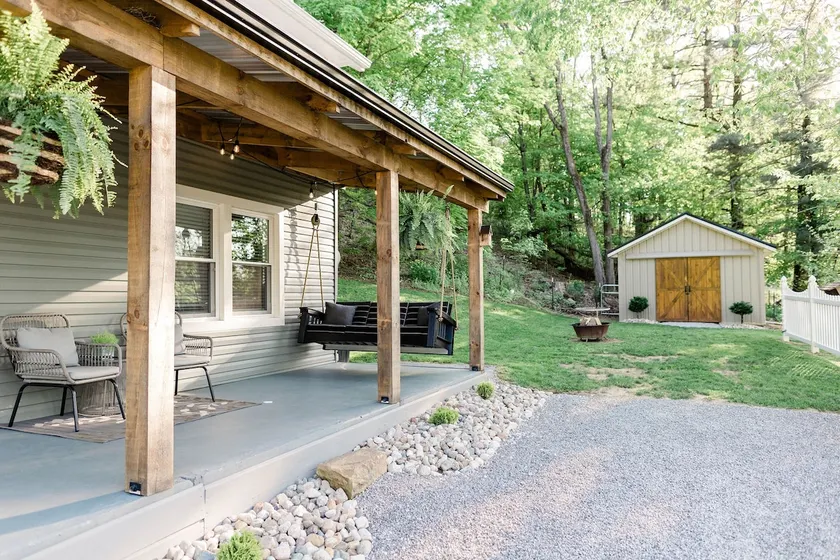 Lovely Private Home w/ Cozy Farmhouse Charm - Image 1