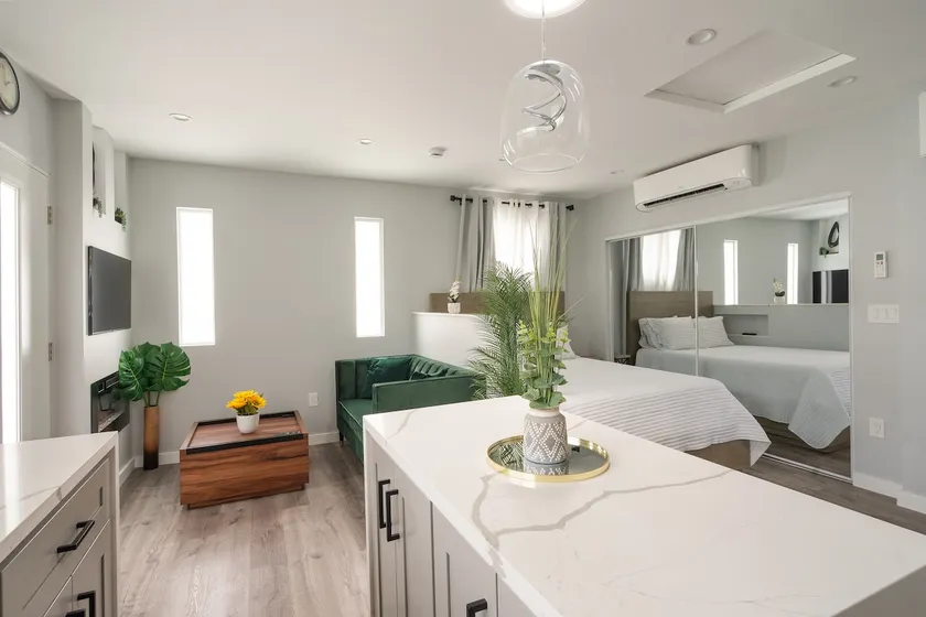 LAX Studio/QueenBed/Full Kitchen/Near SoFi Stadium - Image 1