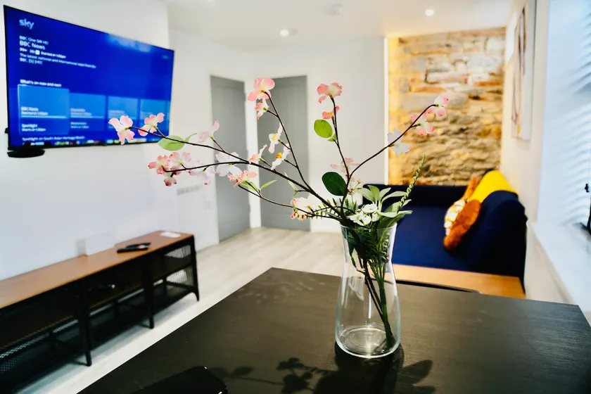 New Morden apartment flat 6 - Image 1
