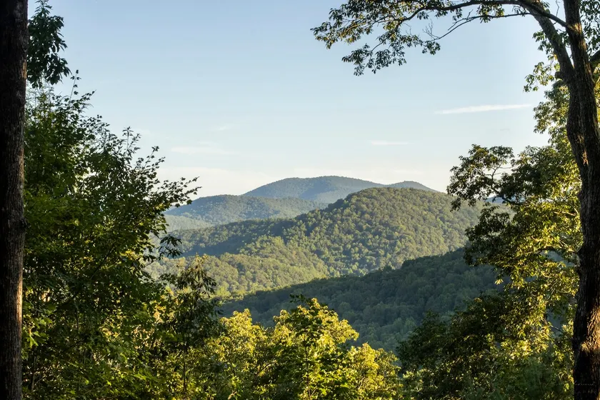 Mountain Views, Secluded, HotTub, Family-Friendly - Image 1