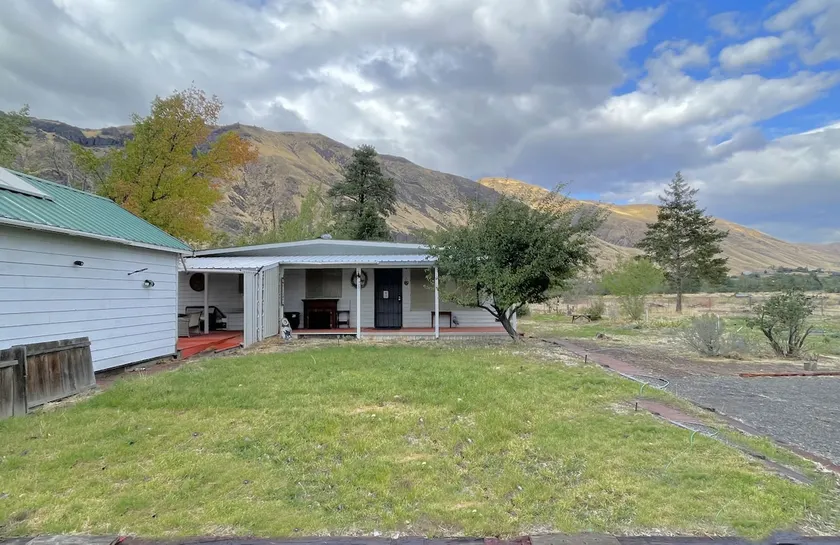 Cabin by River off the Grid - Image 1