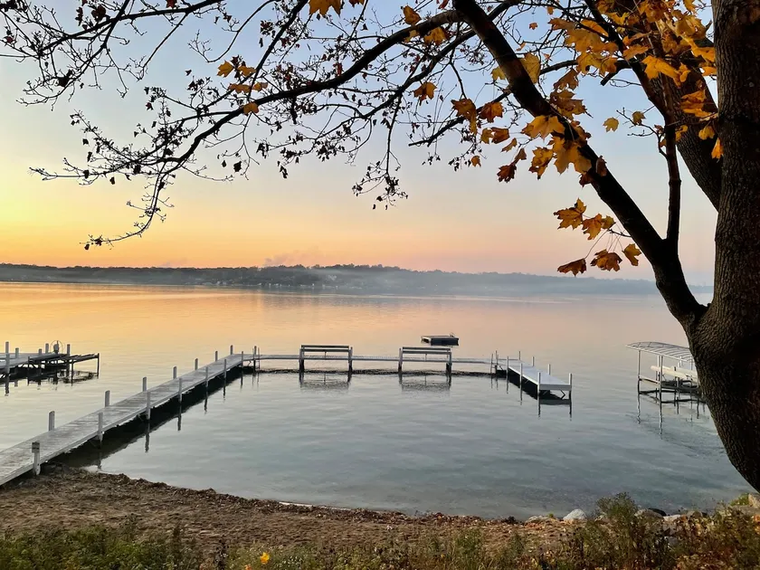 Delavan Lake Cottage • Near Private Beach • Pets - Image 1
