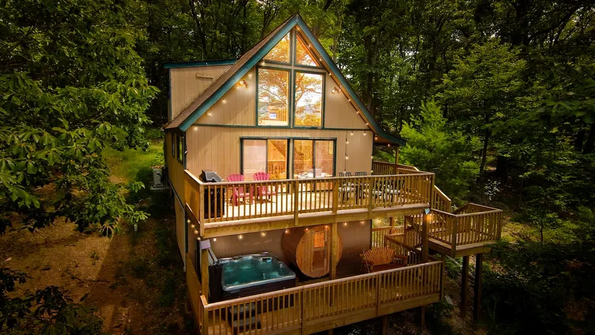 A-Frame -Sauna, Jacuzzi, Sleeps 8, Games, King Bed - Image 1