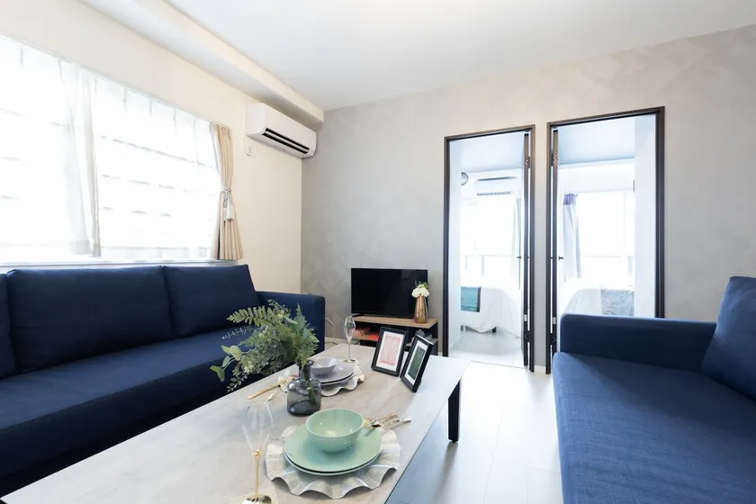 Top floor terrace with pool, 7 minutes from Nankai Shin-Imamiya Station, 3 minutes from Hanazonocho Station, gym on site, 5 minutes by train to Namba - Image 1
