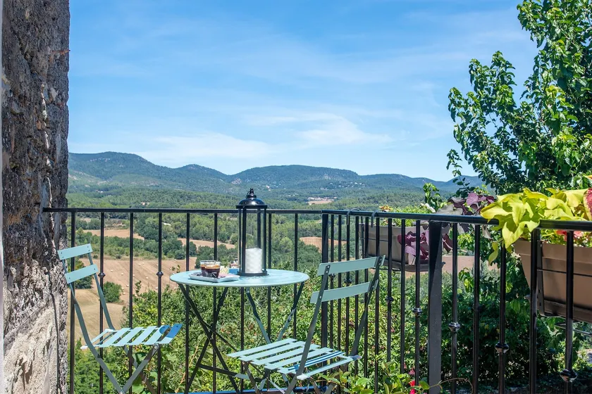 ”Lou Fenièro dei Lisso” facing the Luberon - Image 1