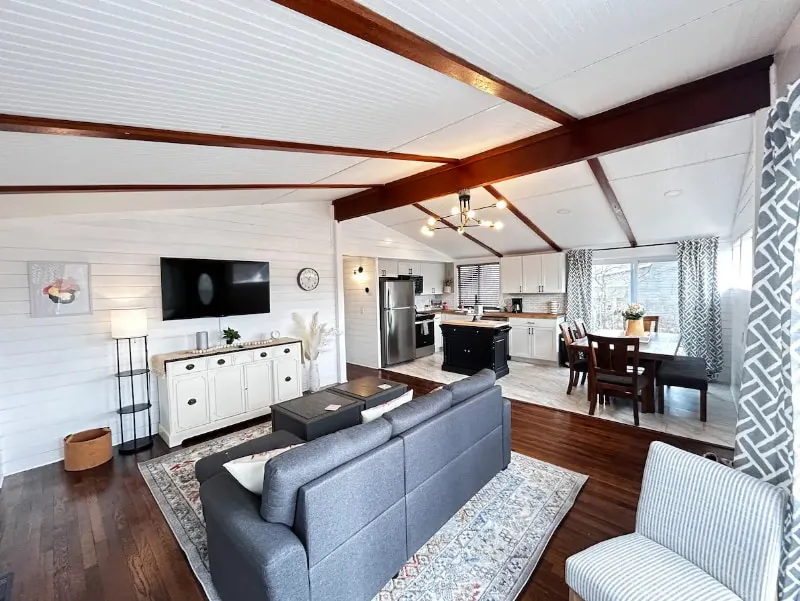 8th Street Haven - 3 bedroom House in DT Hamilton - Image 1