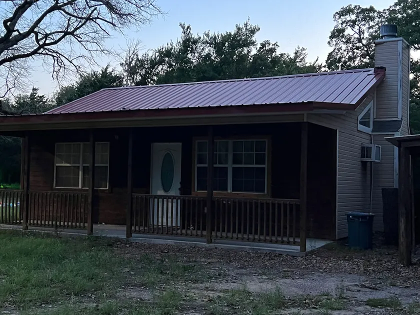 Lake cottage - Image 1