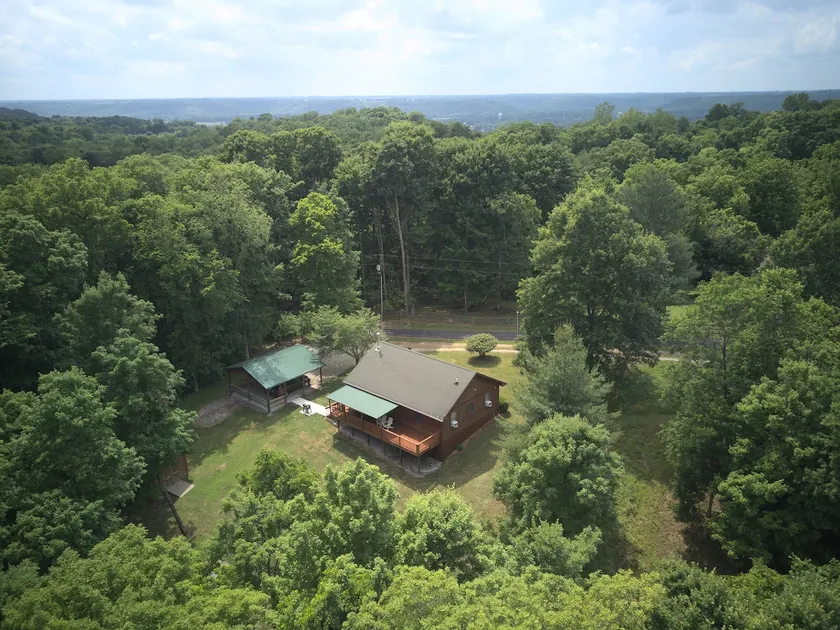 Rabbit Hash Cozy Cabin - Image 1