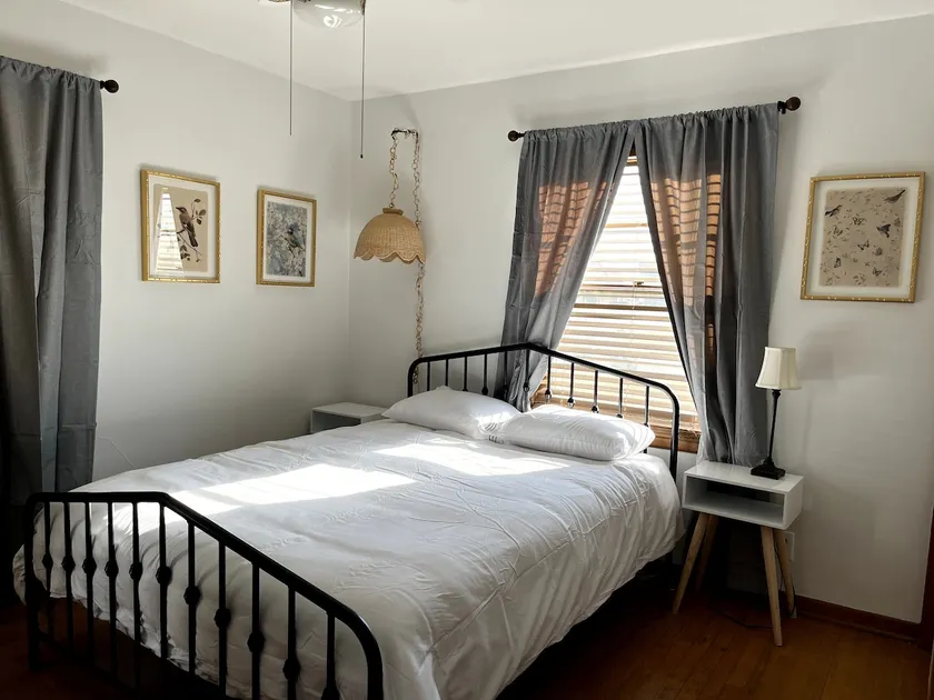 Granny Chic Cozy Airbnb - Image 1