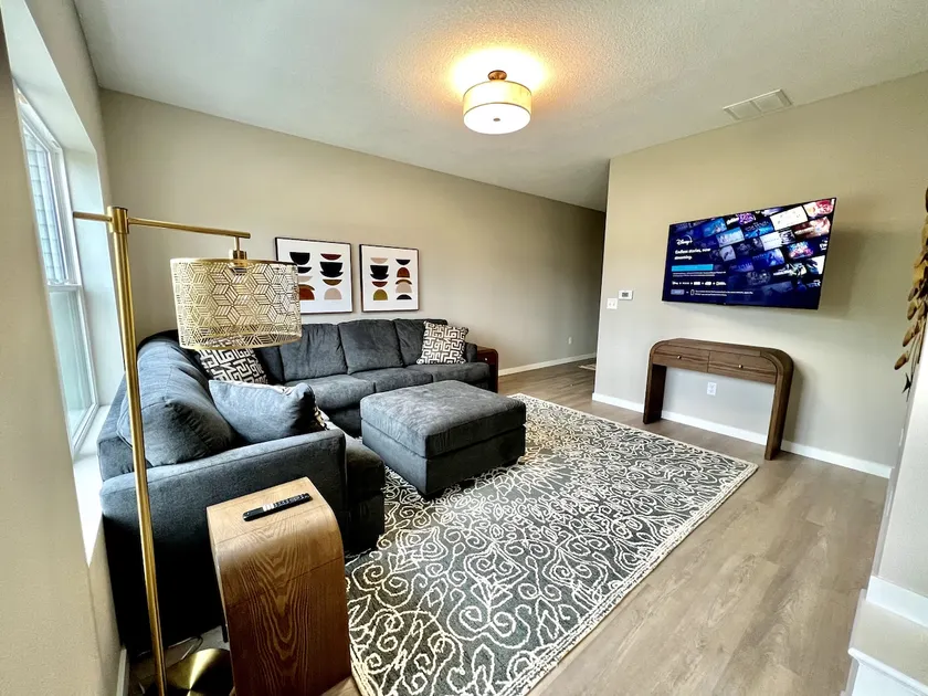3Bed/2.5Bath - King Beds - Attached Garage! - Image 1