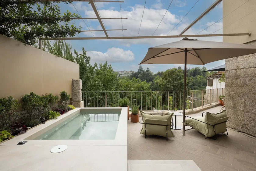 Private Heated Pool/Jacuzzi all Year River Views - Image 1