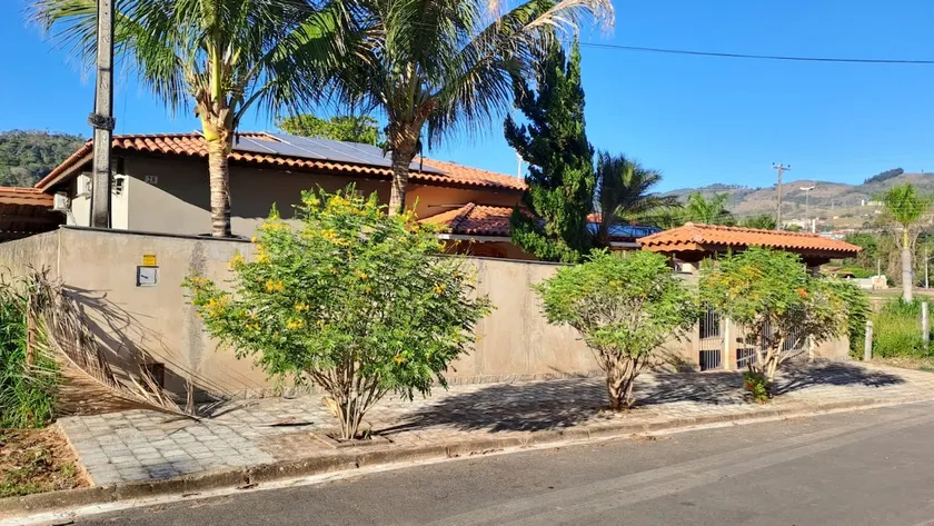 Laguinho's House - Image 1