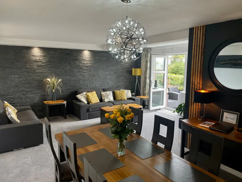 Apartment 3 with Sea views 5* - Image 1