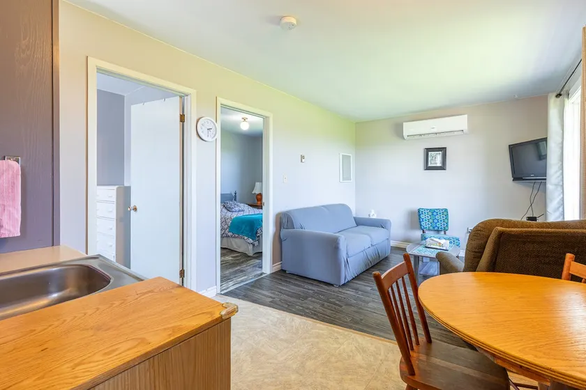 Teal Cottage - Image 1