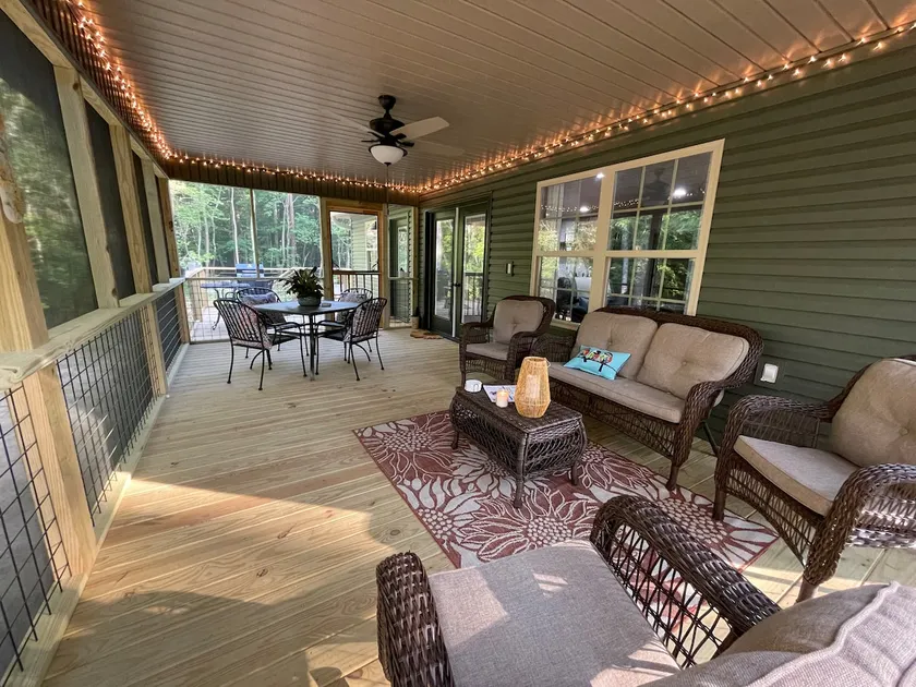 Cozy Creek Side Cottage - Image 1
