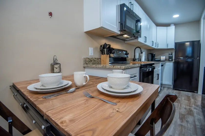 Full Kitchen & Outdoor Delight - Image 1