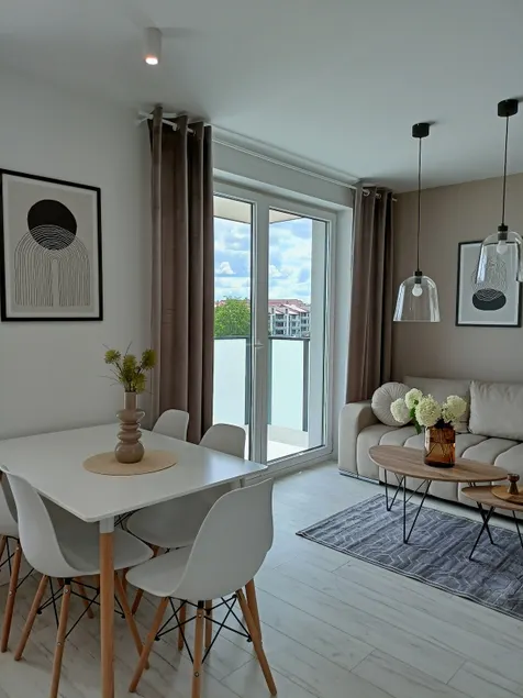 2 bedroom apartment - Image 1