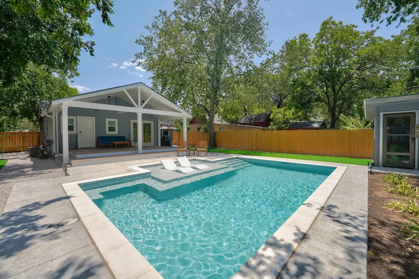 Charming House with Private Pool in Georgetown - Image 1