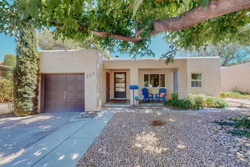 Adobe Home, FirePit, Garage, Dog welcome - Image 1