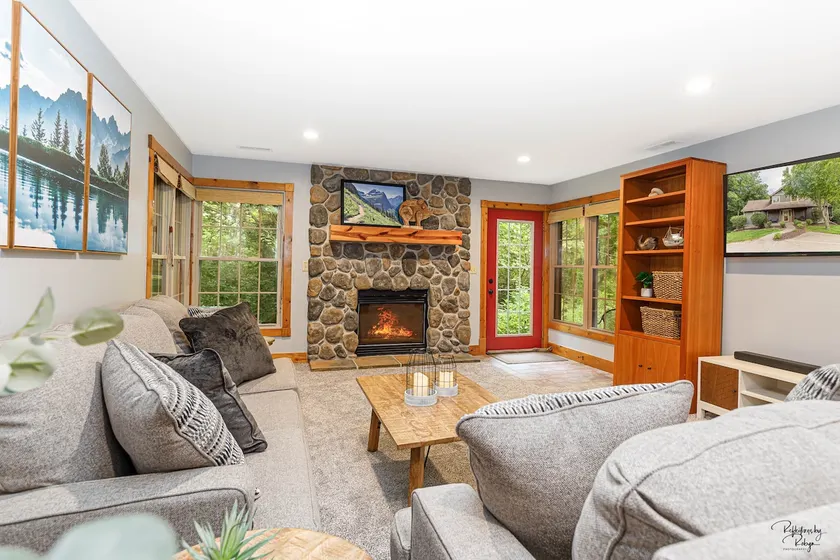 Hot Tub and Firepit at Beautiful Summer Retreat - Image 1