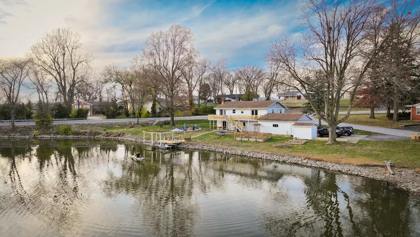 Lakefront 5BR | Fire Pit, Kayaks, Game Room & More - Image 1