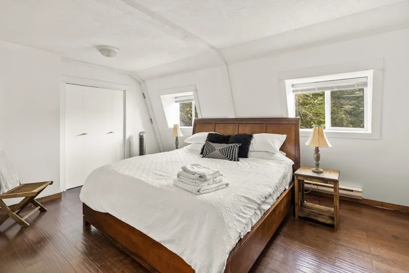 Cedar Creek: King Bed, Pet-friendly - Image 1