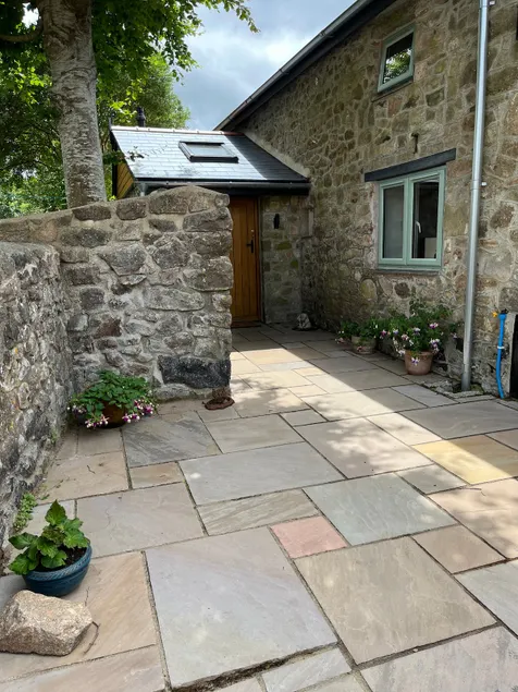 Beautiful Cottage and Gardens - Image 1
